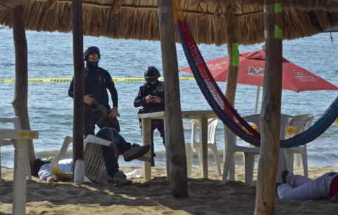México rebasa 2,000 homicidios en un mes