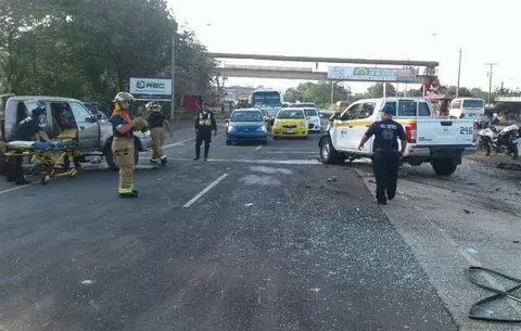 Se accidenta vehículo donde viajaba director del Miviot en Veraguas