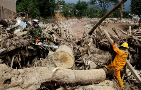 Ascienden a 303 los muertos por avalancha en Mocoa