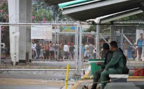 Motín en cárcel venezolana deja al menos 12 muertos y 12 heridos