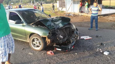 Muere motociclista al colisionar con vehículo en Alanje 