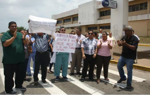Reclaman pago de horas extras laboradas en el hospital Nicolás Solano