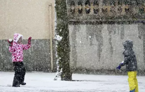 Descubren nuevos detalles de la estructura de los copos de nieve