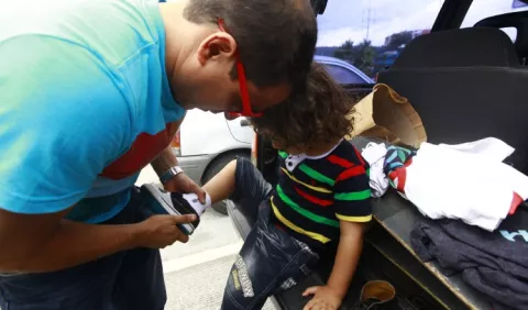 Empresarios en contra de  beca universal  y de pagar licencia de paternidad