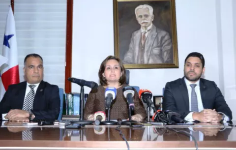 Porcell sostiene reuniones de caso detenido