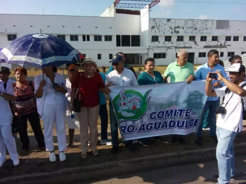 Jubilados exigen la culminación de policlínica de Aguadulce
