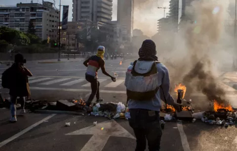 Oposición venezolana llama a nuevas protestas callejeras