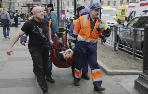 Desactivan un artefacto explosivo en otra estación de metro en San Petersburgo