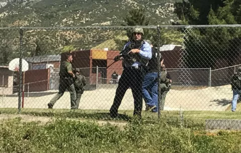 Cuatro muertos por tiroteo en escuela en San Bernardino 