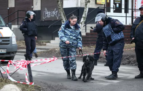  Fuerte explosión en edificio en San Petersburgo
