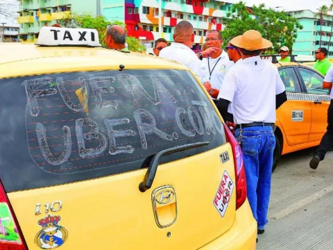"Vamos a paralizar el transporte si Uber continúa", Rafael Reyes