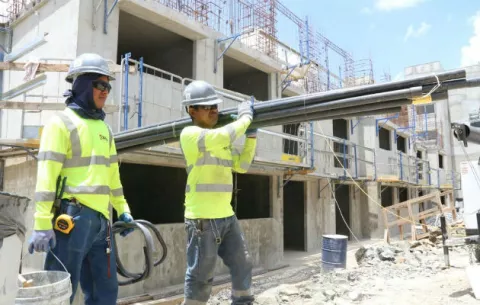 Atraso en entrega de casas de Techos Esperanza en La Chorrera genera críticas 