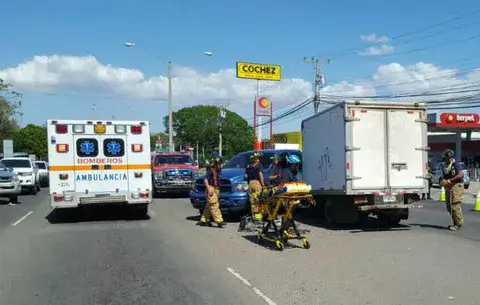 Tres heridos dejó accidente vehicular en vía Interamericana en Santiago