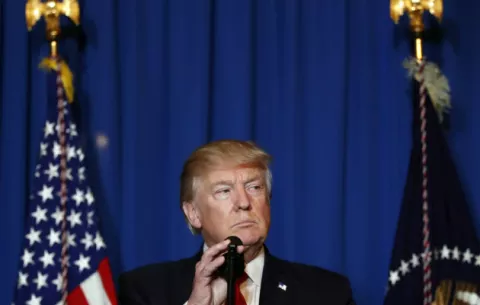 Donald Trump pide a las naciones poner fin a la carnicería en Siria 