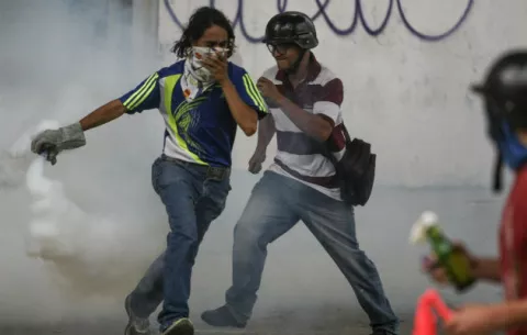 Suben a 9 los muertos en protestas en Venezuela 