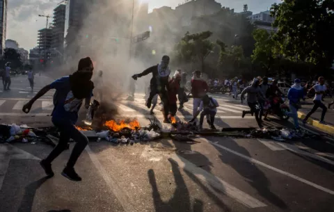 Oposición venezolana anuncia cinco nuevas manifestaciones contra el Supremo