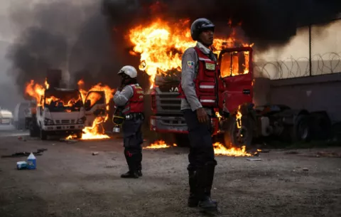 Suman tres muertos en jornada de protestas este lunes en Venezuela