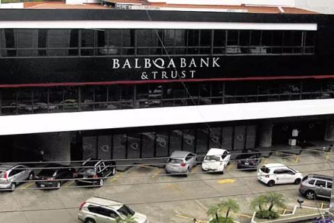 Analizan propuestas para Balboa Bank  