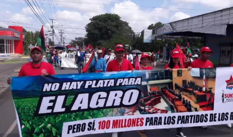 Trabajadores protestaron contra Varela