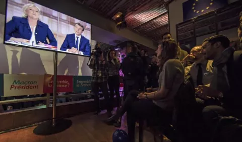 Le Pen acusa a Macron