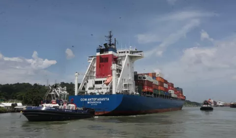 Niegan información a los pilotos del Canal