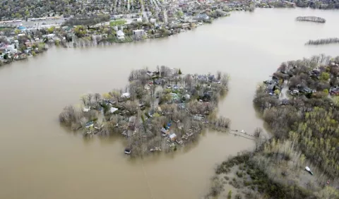 Cuatro desaparecidos en Quebec por inundaciones