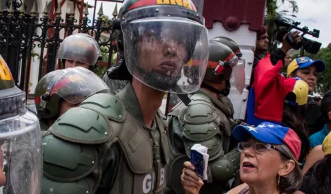 Madres  envían mensajes a sus hijos soldados
