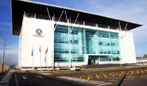 Firman acuerdo para mejorar  servicios aéreos