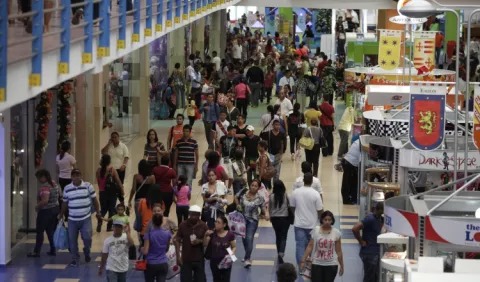 Comerciantes intentan atraer clientes con el 'Black Weekend'