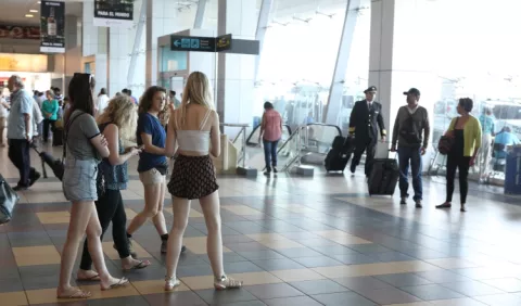 Extranjeros  se abocan al  sector informal para evitar gasto en  trámites  