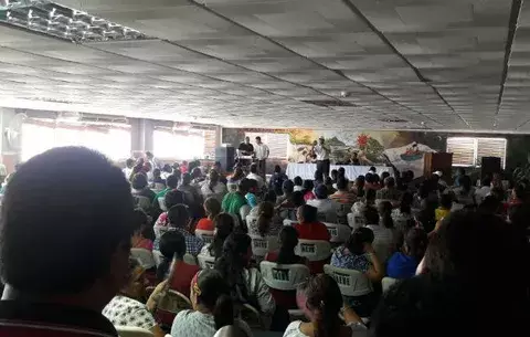 Docentes agremiados en Aeve analizan pliego de peticiones
