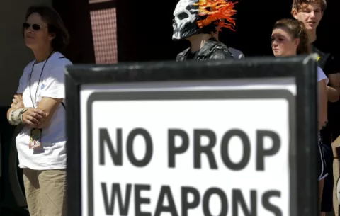 Detienen a hombre armado en Comicon de Phoenix 