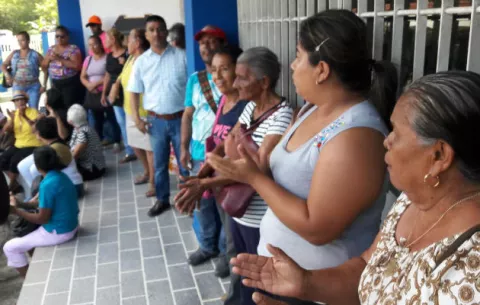 Retiran libretas de lotería a billeteras por venta de chances casados