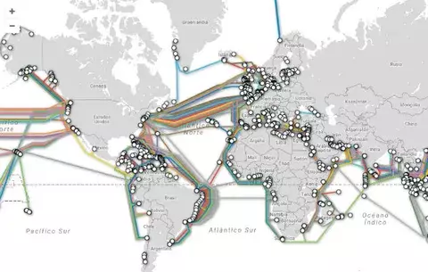 Mapa permite ver el recorrido de los cables submarinos que conectan a Internet