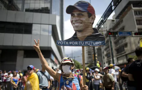 Opositores rechazan "Constituyente popular" convocada por Maduro