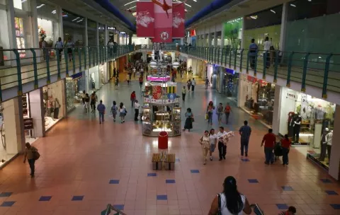 Centros comerciales de Panamá generan unos 80 mil empleos directos