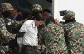 Juez ordena que “El Chapo” siga en confinamiento solitario 