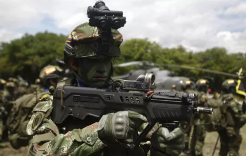 Nuevo batallón táctico colombiano trasmitirá operativos en vivo por internet   