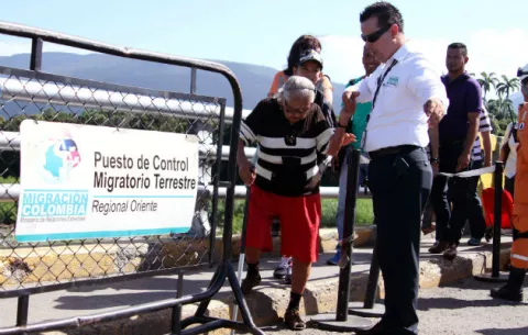 Colombia pide tarjeta movilidad a venezolanos asentados en frontera
