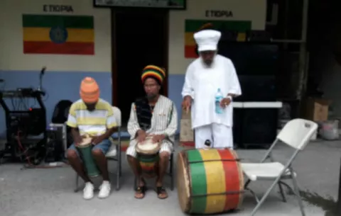 Comunidad Raftafari inaugura local en Colón