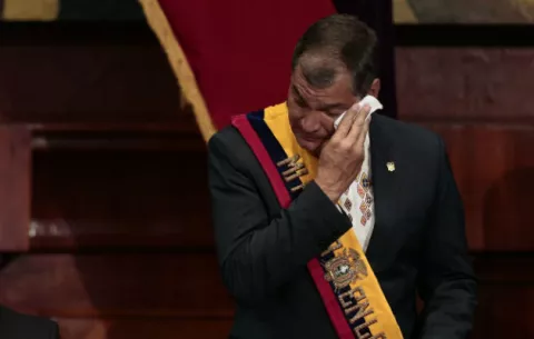 Expresidente Rafael Correa fue hospitalizado por neumonía