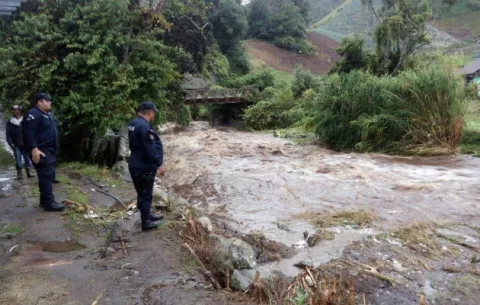 Al menos dos viviendas y cultivos afectados en Cerro Punta por crecida del río Chiriquí Viejo 