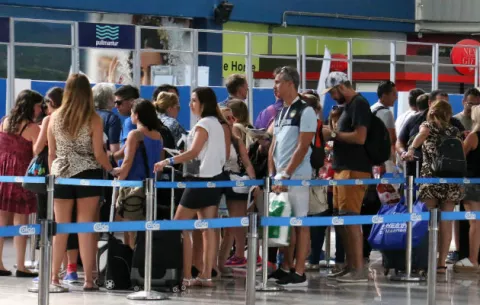  Buque Zenith de Pullmantur llega a Colón