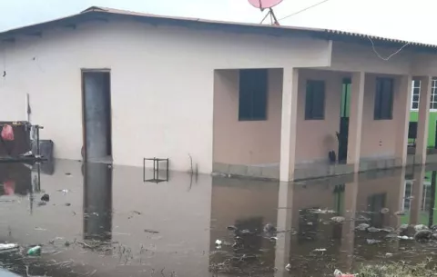 Se inundan viviendas en costa arriba de Colón