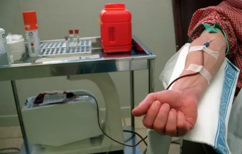 Se retira el mayor donante de sangre de Holanda con un récord de 333 litros