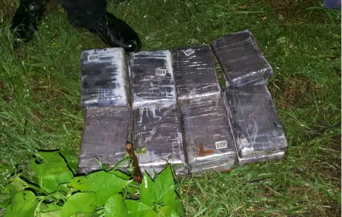Decomisan 270 paquetes de droga en Playa  Grande, Costa Arriba de Colón