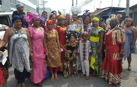 Con desfile clausuran Mes de la Etnia Negra en Colón