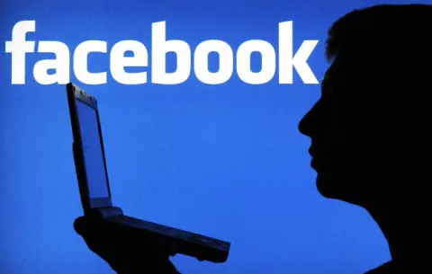 Multan con $110 millones a Facebook por datos "engañosos" en compra Whatsapp