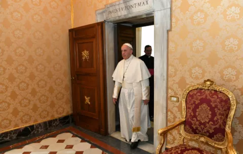 El papa llama a "establecer puentes" en Venezuela para solucionar la crisis