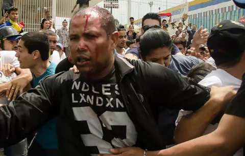 Maduro dice que la muerte de militar retirado es un "crimen" del fascismo